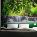 Fotomurales Cascada en un bosque
