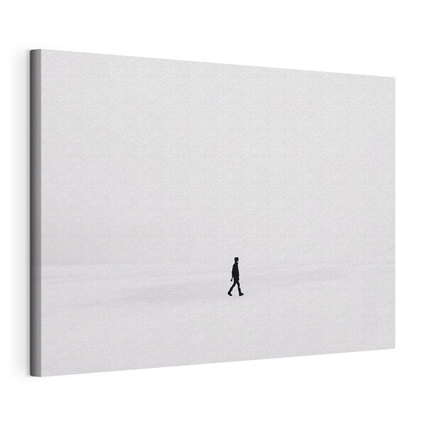Cuadros Una persona caminando por la nieve