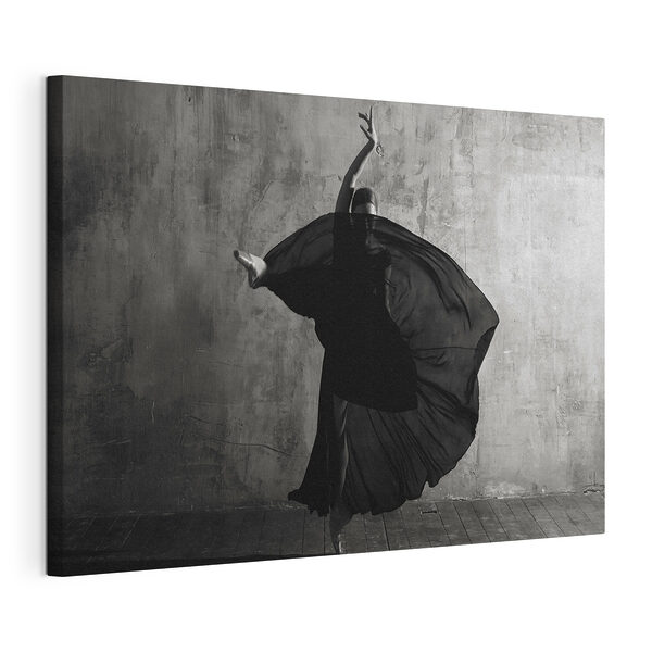 Cuadros Mujer bailando con un vestido negro