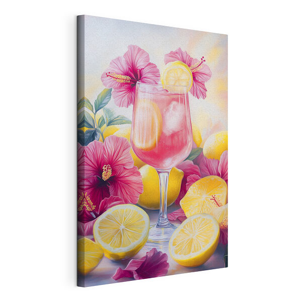 Vaso con una bebida rosa, limones y flores Cuadros Vaso con una bebida rosa, limones y flores